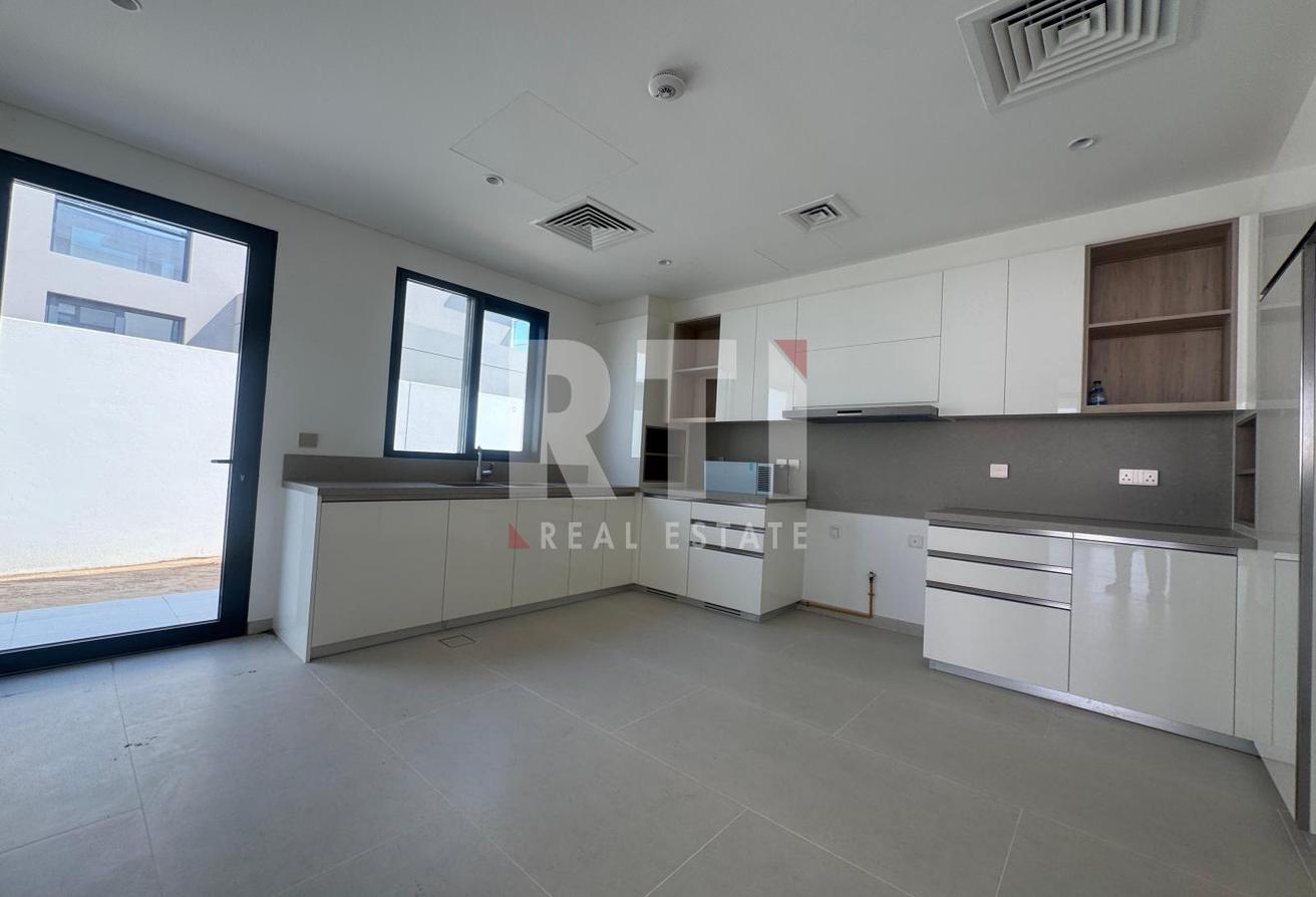 Brand New 4BR | Corner Unit | Luxury Finishes photo 11