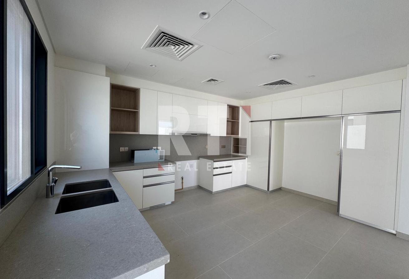 Brand New 4BR | Corner Unit | Luxury Finishes photo 10