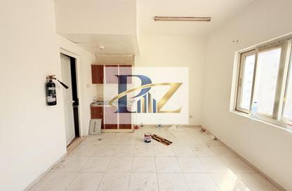 Apartment - Studio - 1 for rent in Muwailih Building - Muwaileh - Sharjah