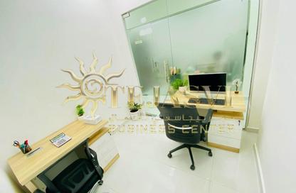 Office Space - Studio - 1 Bathroom for rent in Red Avenue - Al Garhoud - Dubai