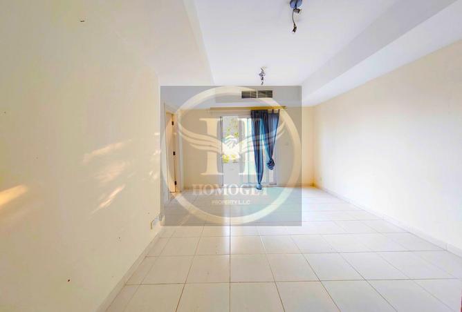 104248001 - Property Image 2