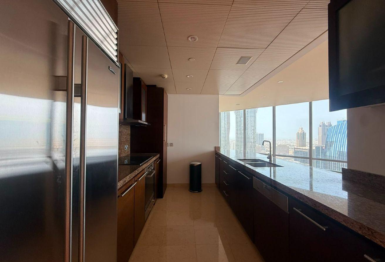 Iconic Address |City Views| Private Maid Entrance photo 7