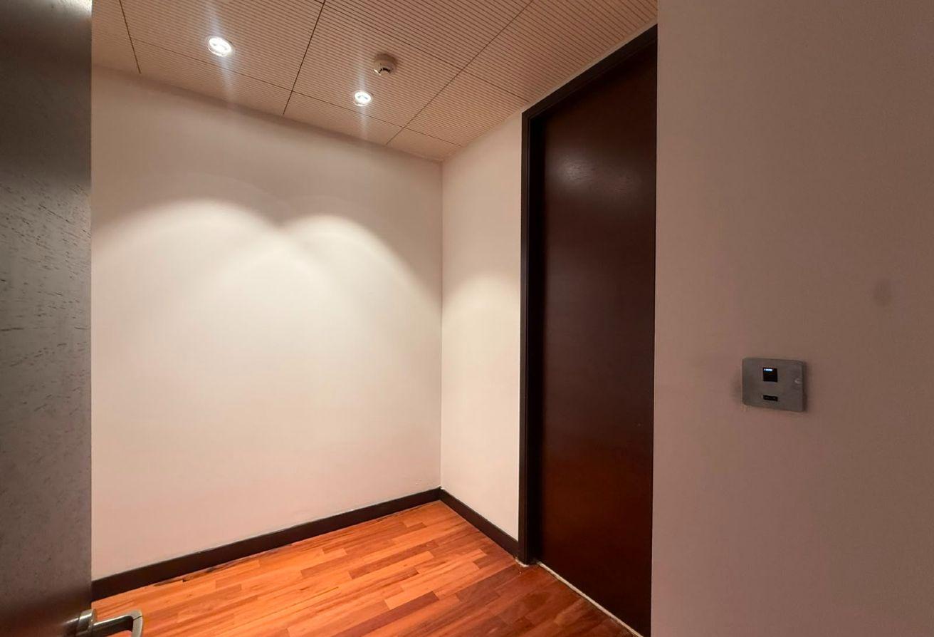 Iconic Address |City Views| Private Maid Entrance photo 17