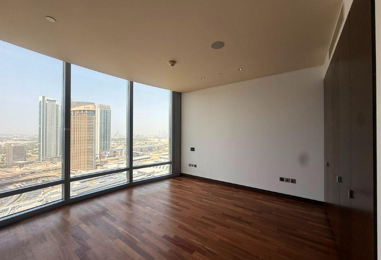 Iconic Address |City Views| Private Maid Entrance photo 4