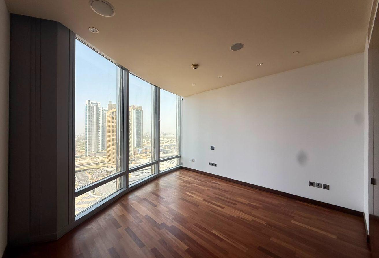 Iconic Address |City Views| Private Maid Entrance photo 13