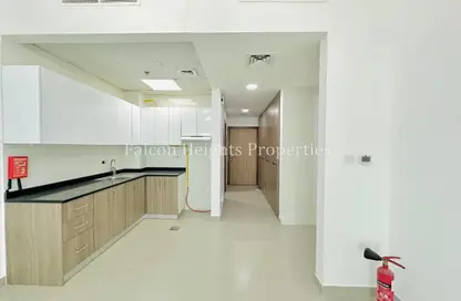 Apartment - 1 Bathroom for rent in Le Bistrot - International City Phase 2 - Al Warsan 4 - Al Warsan - Dubai