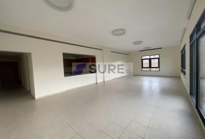 81118407 - Property Image 3
