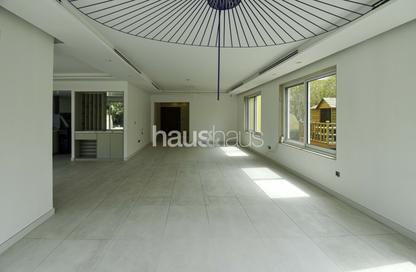 Villa - 4 Bedrooms - 4 Bathrooms for rent in District 7 - Jumeirah Park - Dubai