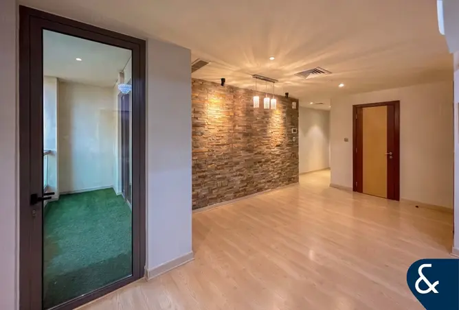 156893785 - Property Image 2