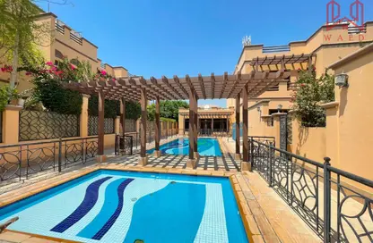 Villa - 4 Bedrooms - 5 Bathrooms for rent in Jumeirah 1 Villas - Jumeirah 1 - Jumeirah - Dubai
