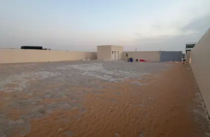 أرض - استوديو للايجار في مبني علي موسى - الصجعة الصناعية - الصجعة - الشارقة