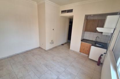 Apartment - Studio - 1 Bathroom for rent in Al Dhahri Building - Al Shuwaiheen - Sharjah Apartment - Studio - 1 Bathroom for rent in Al Dhahri Building - Al Shuwaiheen - Sharjah