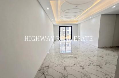 Apartment - 2 - 3 for rent in Muwaileh 3 Building - Muwaileh - Sharjah