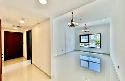 شقة - غرفة نوم - 2 حمامات للايجار في جداف فيوز - الجداف - دبي