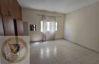 Apartment - 2 Bedrooms - 3 Bathrooms for rent in Al Qulaya'ah - Al Sharq - Sharjah