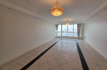 Apartment - 3 Bedrooms - 4 Bathrooms for sale in Al Majaz 3 - Al Majaz - Sharjah Apartment - 3 Bedrooms - 4 Bathrooms for sale in Al Majaz 3 - Al Majaz - Sharjah