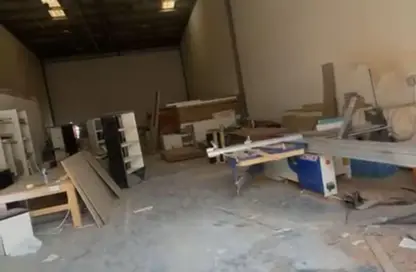 Warehouse - Studio - 1 Bathroom for rent in Al Jlail - Al Sajaa - Sharjah