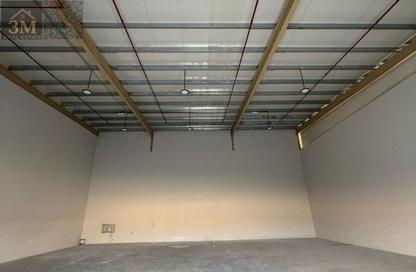 Warehouse - Studio - 1 Bathroom for rent in Umm Al Thuoob - Umm Al Quwain
