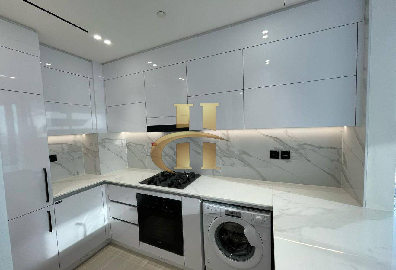 Elegant | Luxury living | Spacious | Vacant photo 6