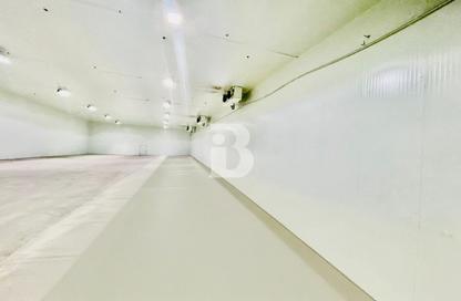 Warehouse - Studio for rent in Dubai Investment Park 1 (DIP 1) - Dubai Investment Park (DIP) - Dubai