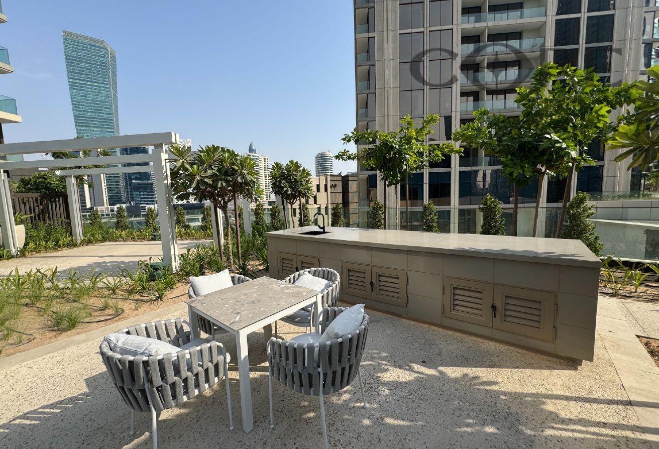 READY TO MOVE IN | CORNER UNIT | CANAL VIEW photo 20