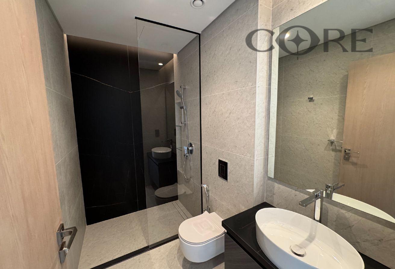 READY TO MOVE IN | CORNER UNIT | CANAL VIEW photo 9