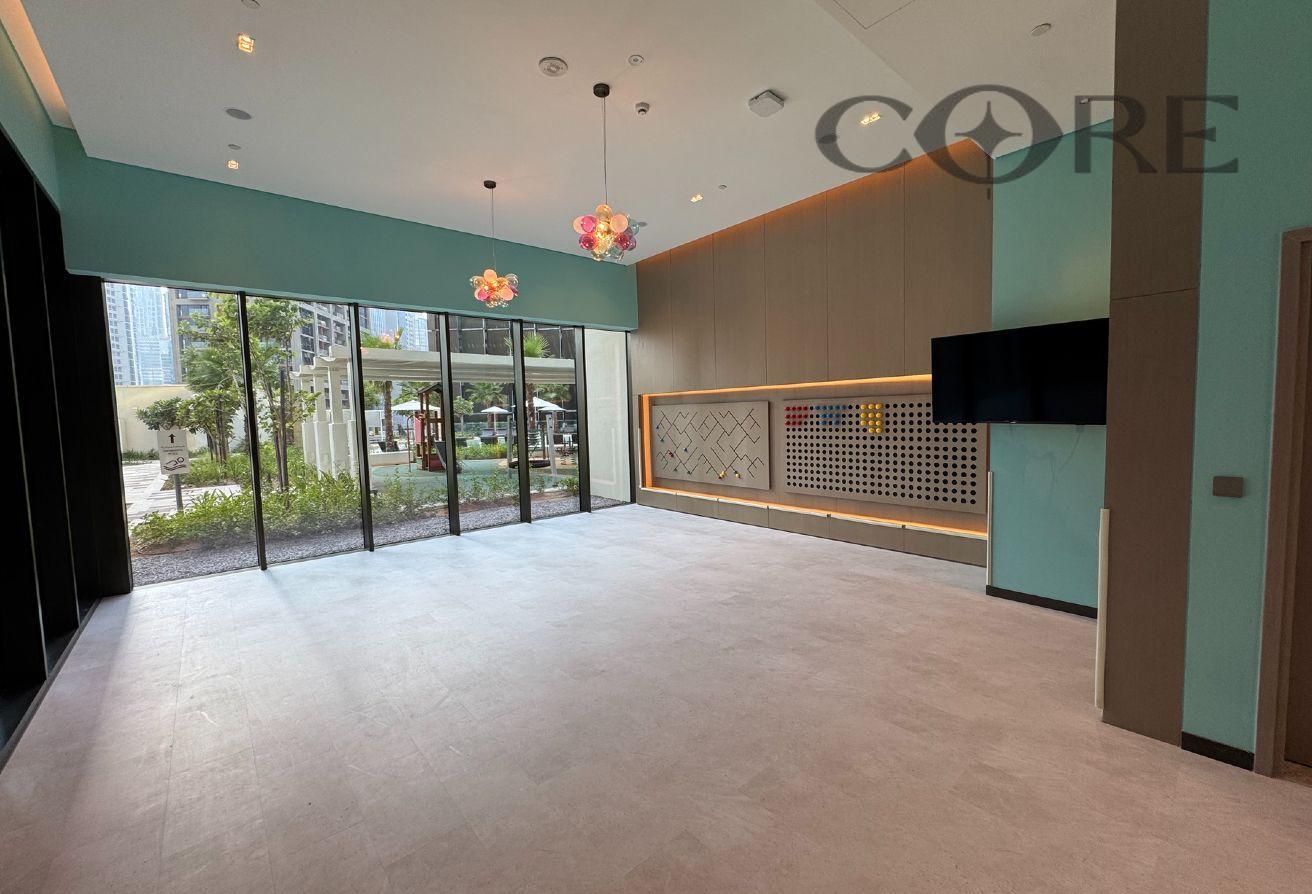 READY TO MOVE IN | CORNER UNIT | CANAL VIEW photo 14