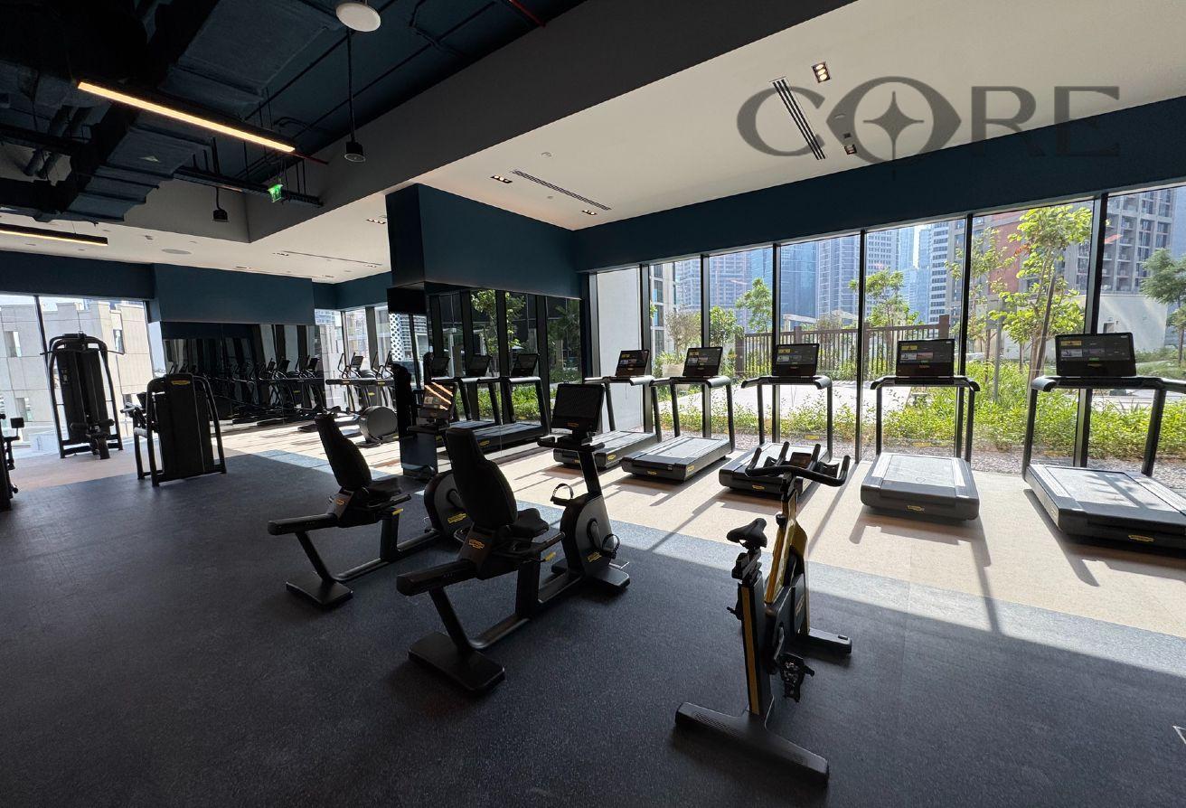 READY TO MOVE IN | CORNER UNIT | CANAL VIEW photo 13