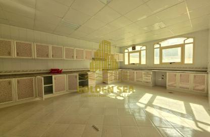 Villa - 6 Bedrooms - 7 Bathrooms for rent in Al Nahyan - Abu Dhabi