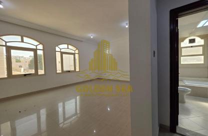 Villa - 6 Bedrooms - 7 Bathrooms for rent in Al Nahyan - Abu Dhabi