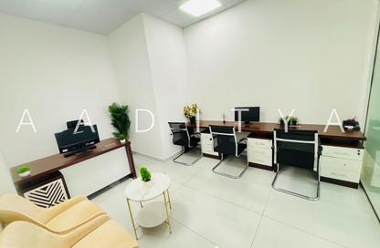Office Space - Studio - 1 Bathroom for rent in Red Avenue - Al Garhoud - Dubai