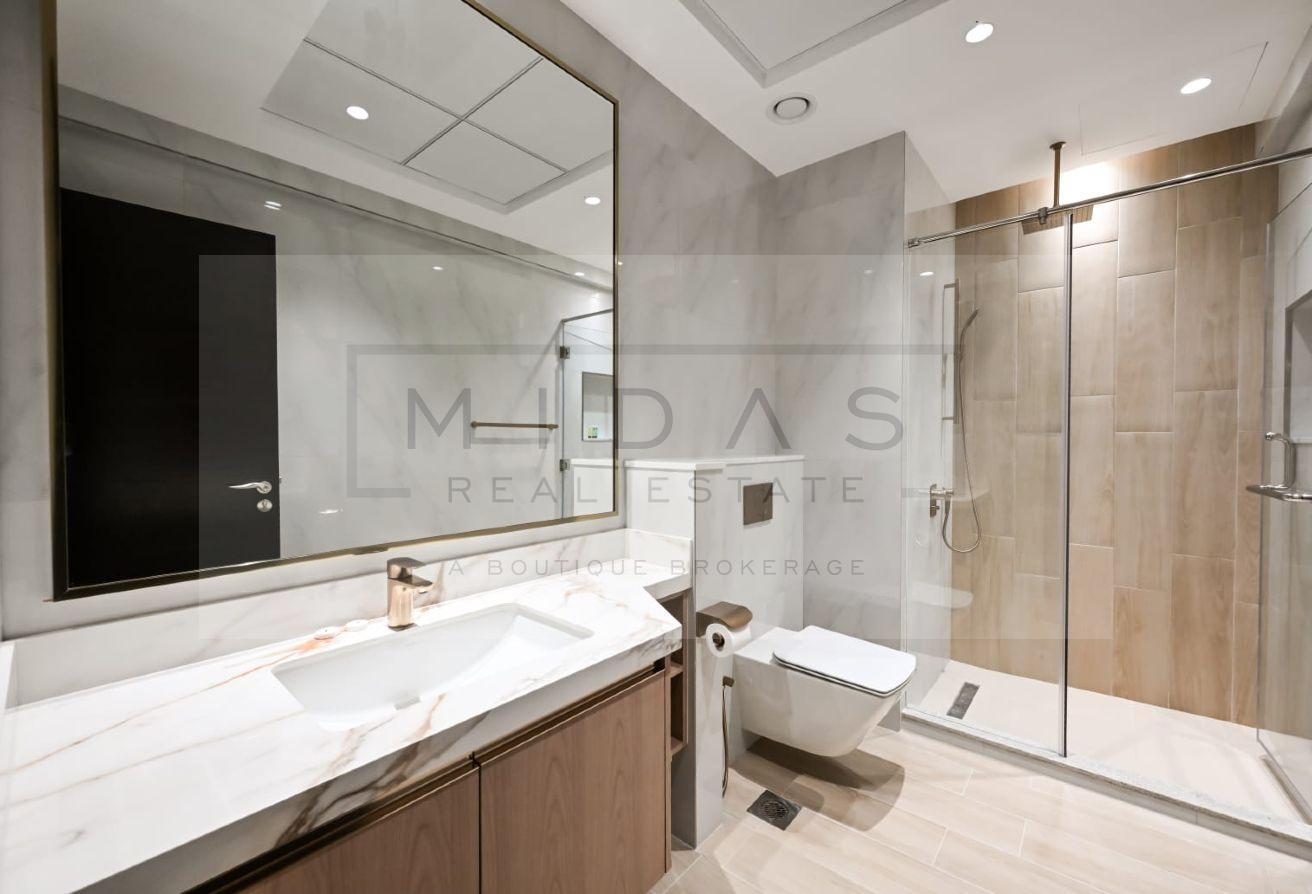 Brand New I Canal Views I 12 cheques photo 9