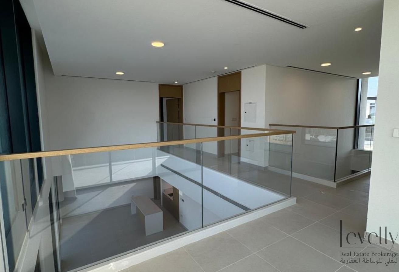Vastu-Compliant|Luxury 5BR + Maid| Large Plot photo 5