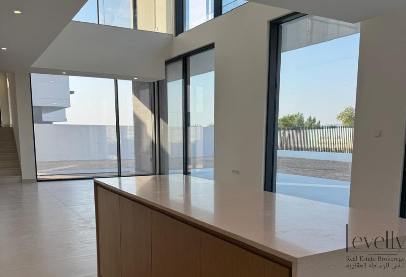 Vastu-Compliant|Luxury 5BR + Maid| Large Plot photo 8
