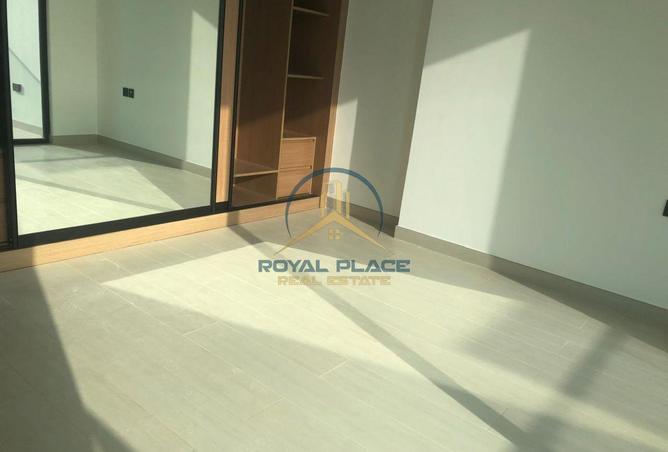 Spacious 2BR+M| NEAR TO EXIT | READY TO MOVE photo 3