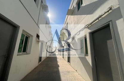 Labor Camp - Studio - 7+ Bathrooms for rent in Industrial Building 13 - Industrial Area 13 - Sharjah Industrial Area - Sharjah