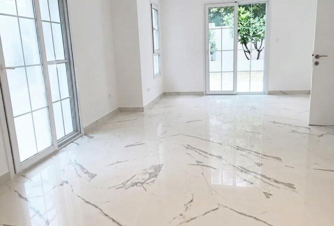 128371205 - Property Image 2