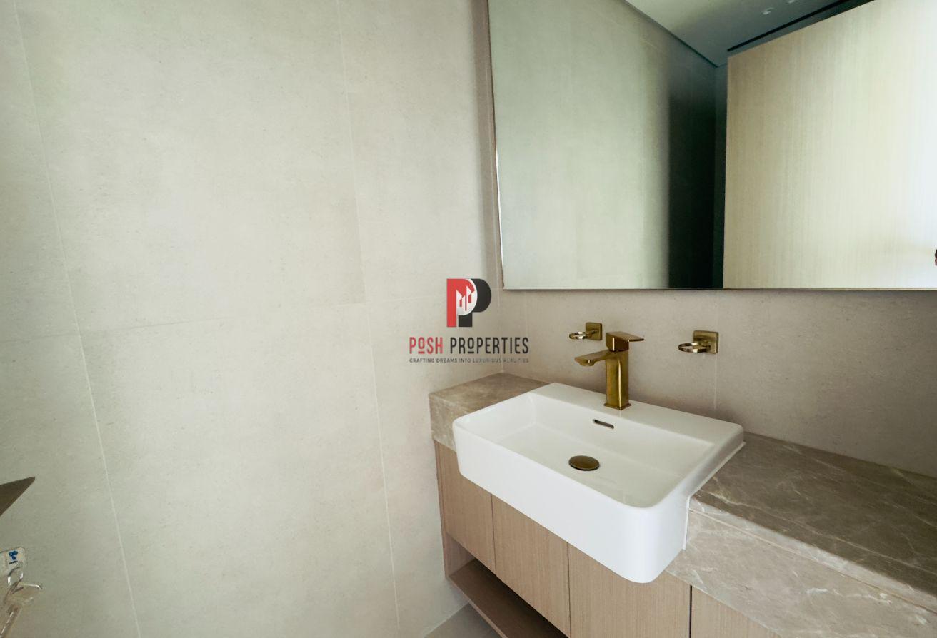 PREMIUM QUALITY l COMMUNITY VIEW l PRIME LOCATION photo 6