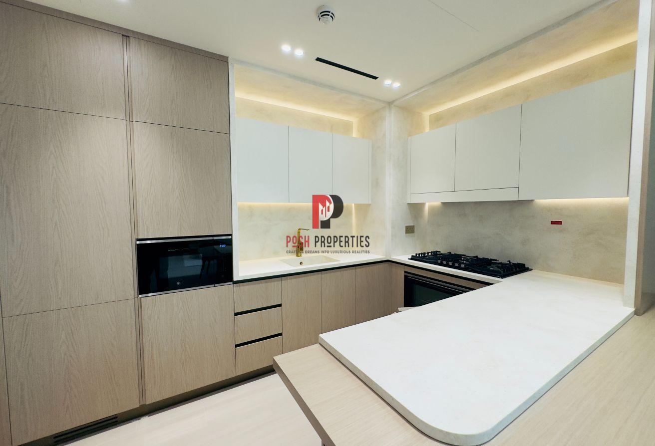 PREMIUM QUALITY l COMMUNITY VIEW l PRIME LOCATION photo 4