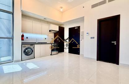 Apartment - Studio - 1 for rent in Burj Ghaya - Al Jaddaf - Dubai Apartment - Studio - 1 for rent in Burj Ghaya - Al Jaddaf - Dubai