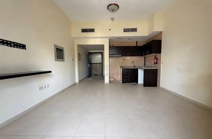 Apartment - Studio - 1 for rent in Silicon Gates 4 - Silicon Gates - Dubai Silicon Oasis - Dubai
