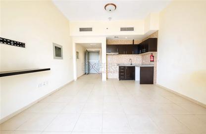 Apartment - Studio - 1 for rent in Silicon Gates 4 - Silicon Gates - Dubai Silicon Oasis - Dubai