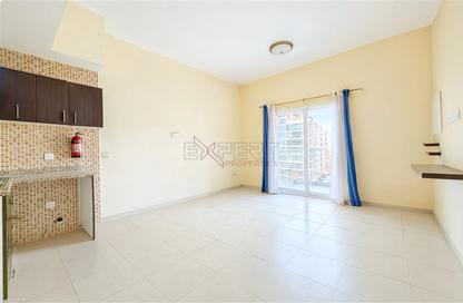 Apartment - Studio - 1 for rent in Silicon Gates 4 - Silicon Gates - Dubai Silicon Oasis - Dubai