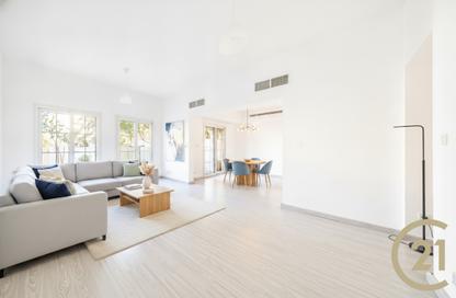 Villa - 3 Bedrooms - 4 Bathrooms for sale in Springs 3 - The Springs - Dubai