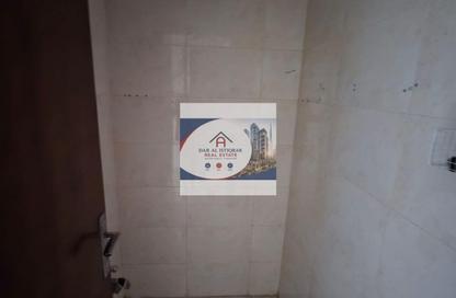 Apartment - 2 Bedrooms - 2 Bathrooms for rent in Al Qulaya'ah - Al Sharq - Sharjah
