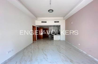 Apartment - 1 - 2 for sale in Building 158 - Contemporary Cluster - Discovery Gardens - Dubai