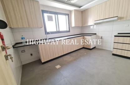 Apartment - 2 - 4 for rent in Muwaileh 29 Building - Muwaileh - Sharjah