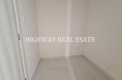 Apartment - 2 - 4 for rent in Muwaileh 29 Building - Muwaileh - Sharjah