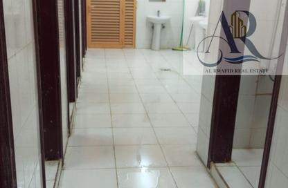 سكن عمال - استوديو - 7+ للايجار في الجرف 1 - الجرف - عجمان