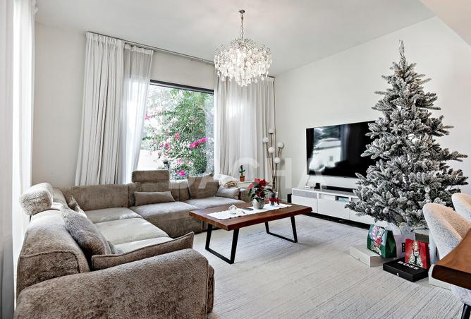 74231459 - Property Image 3